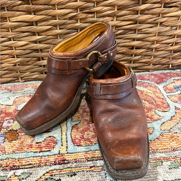 Frye Belted Harness Women Shoes Brown Leather Riding Motorcycle Mules Clogs - Picture 8 of 8